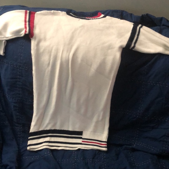 Free assembly sweater - Picture 3 of 13